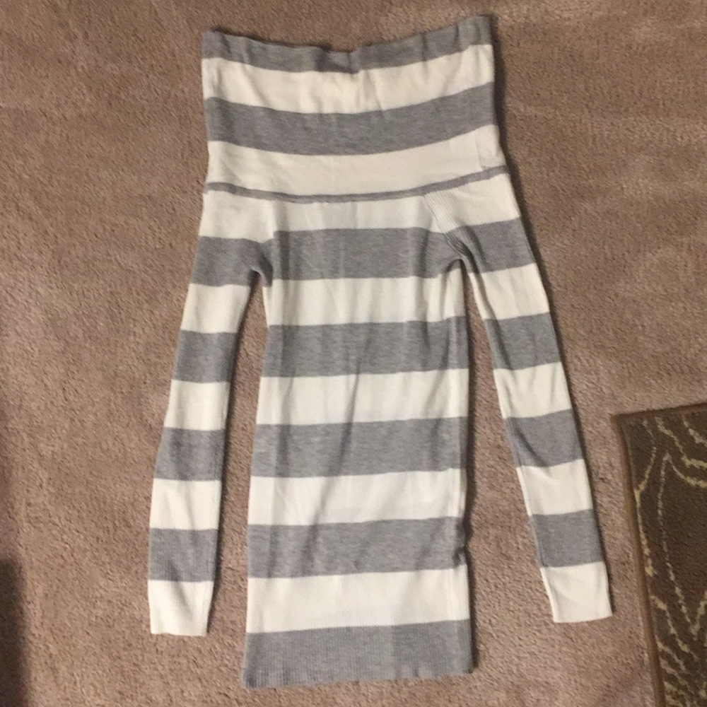 Long sleeve shoulder hugging sweater